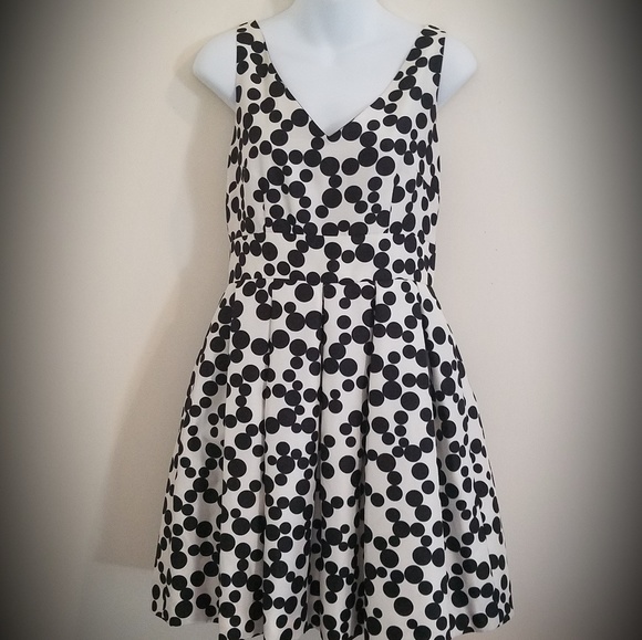 Taylor Dresses & Skirts - Taylor Dress